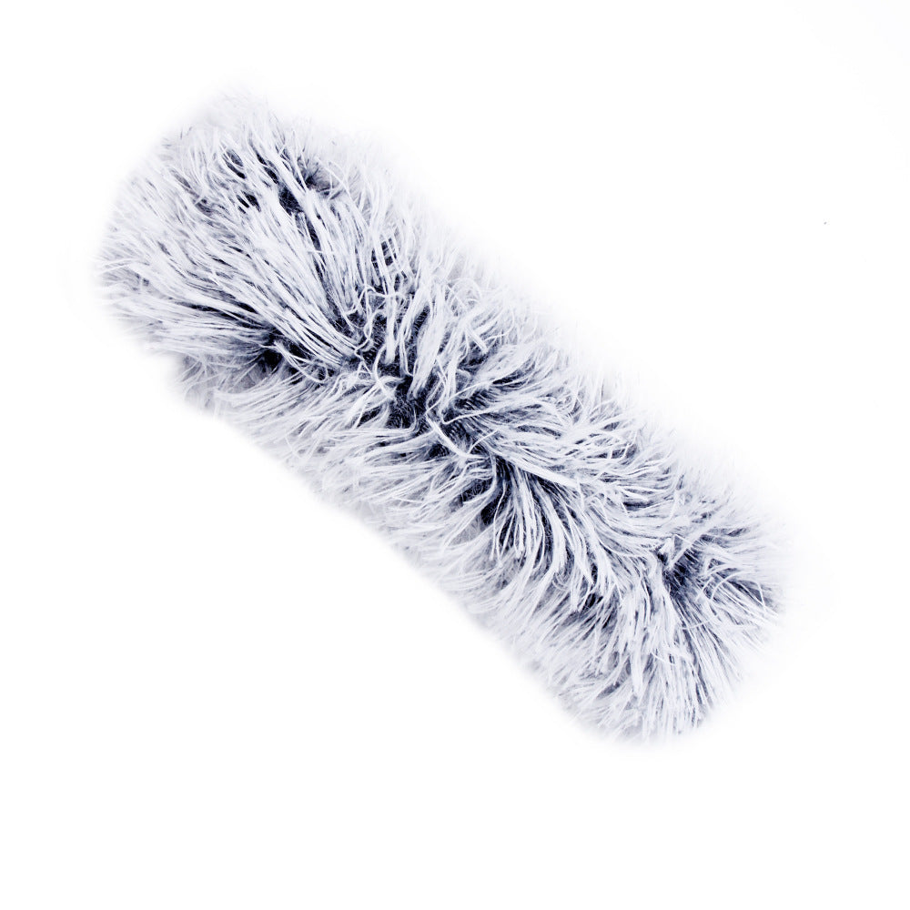 Comfortable plush pillow toy for cats with crinkle sound